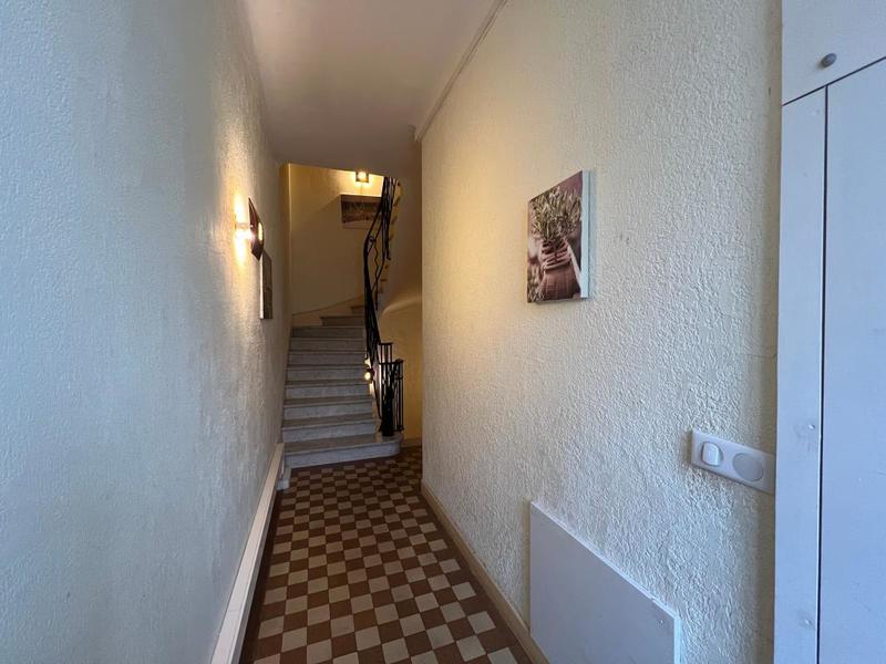 Maison - 250 m² - 11 pièces