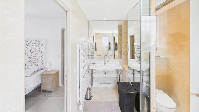 Viager - Maison - 307 m² - 6 pièces