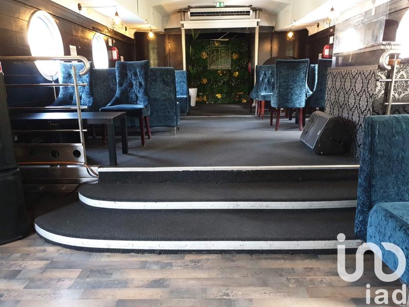 Maison - 200 m² - 3 pièces