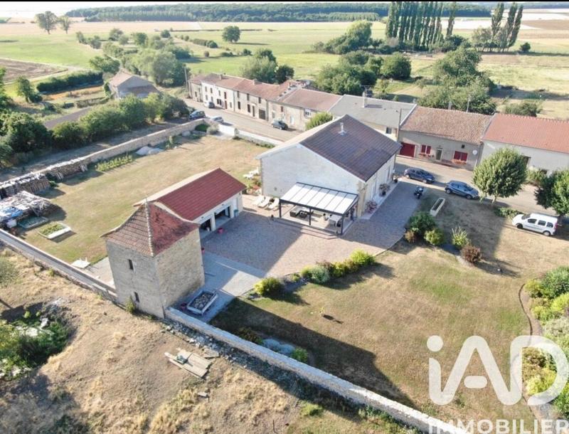 Maison - 200 m² - 6 pièces