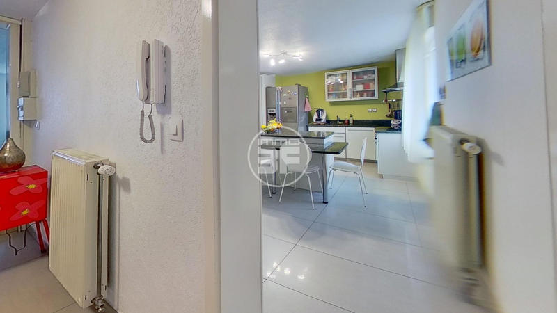 Immeuble - 230 m² - 2 pièces