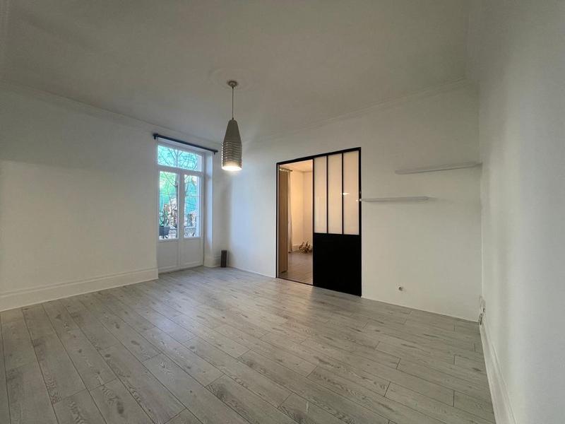 Appartement - 64 m² - 2 pièces