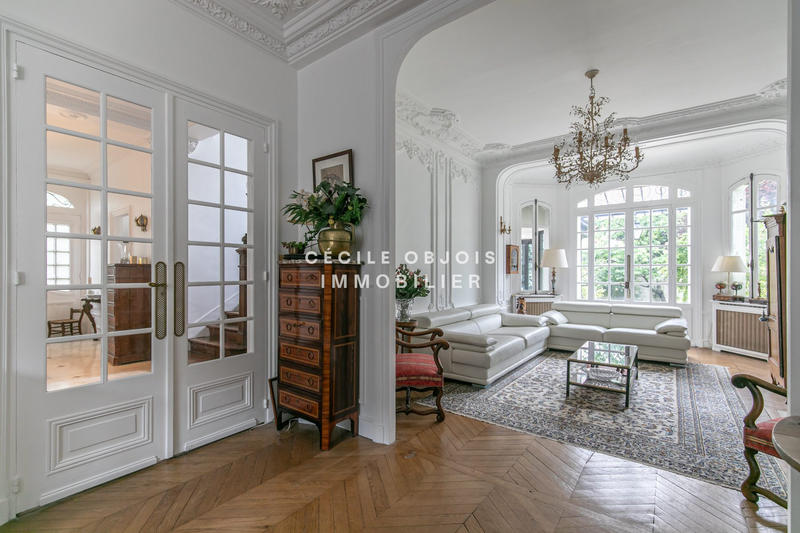 Maison - 272 m² - 11 pièces