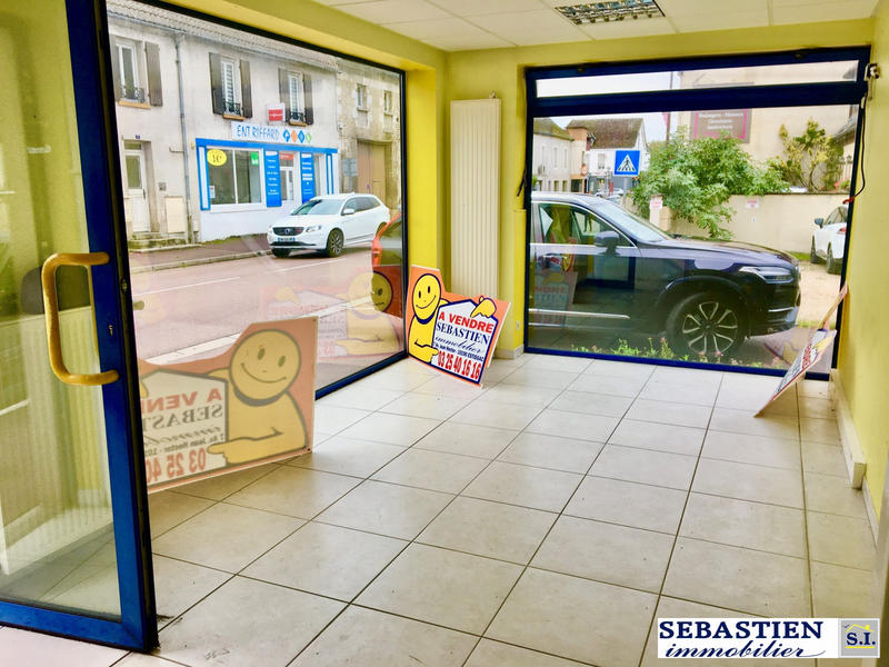 Local commercial - 46 m² - 4 pièces