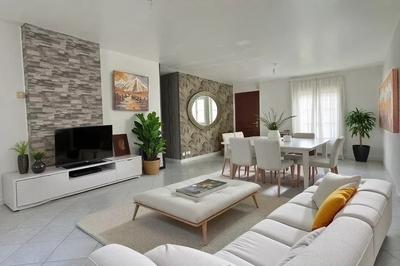 Maison - 96 m² - 4 pièces