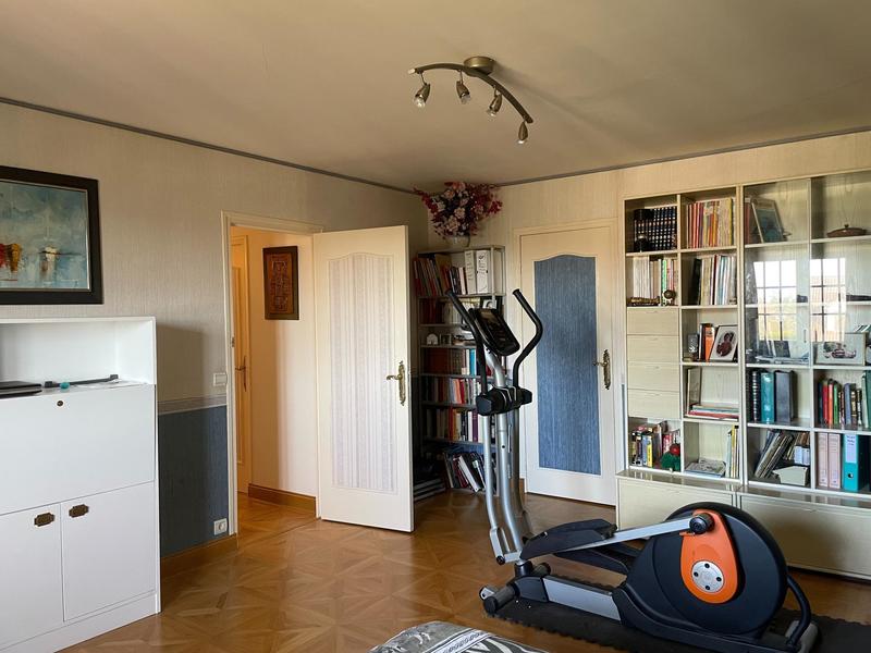 Maison - 220 m² - 8 pièces