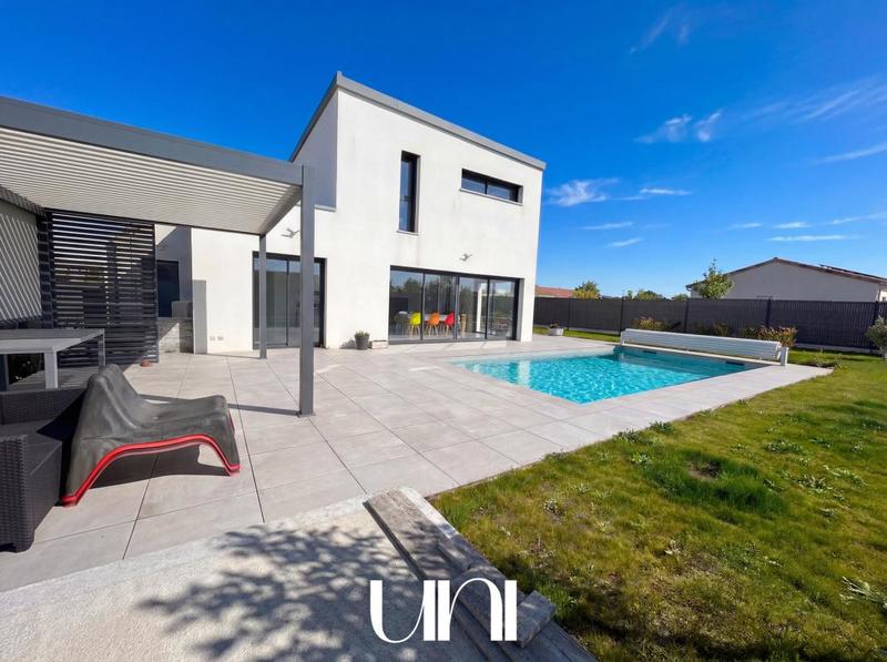 Maison - 178 m² - 6 pièces