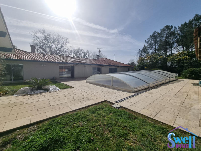 Maison contemporaine - 303 m² - 10 pièces