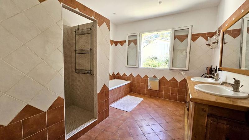 Maison - 143 m² - 5 pièces