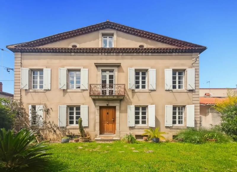 Maison - 320 m² - 10 pièces