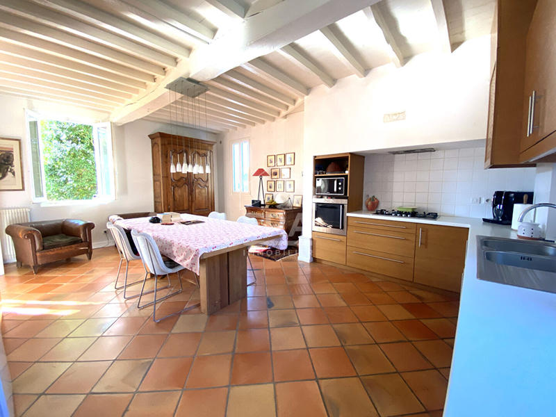 Maison - 180 m² - 7 pièces