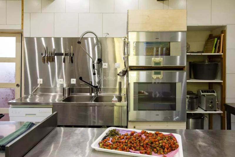 Maison - 557 m² - 20 pièces