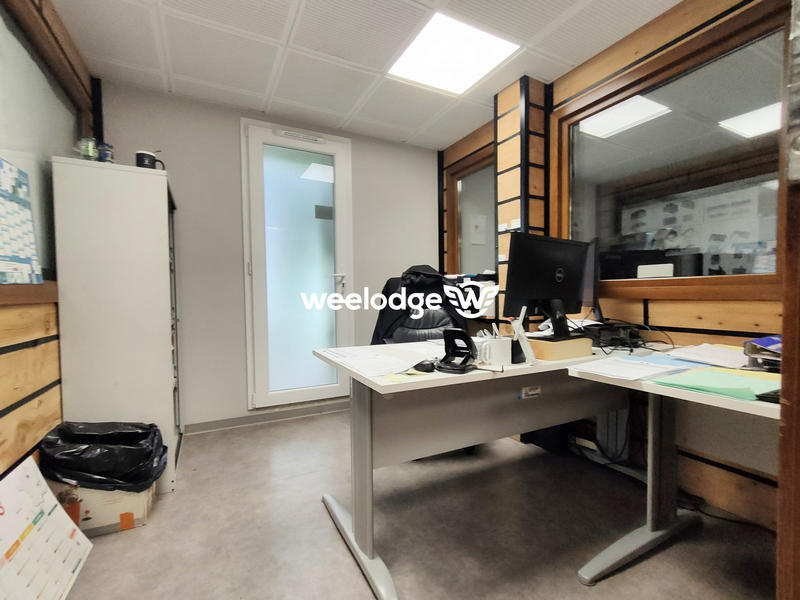 Local d'activités - 700 m²