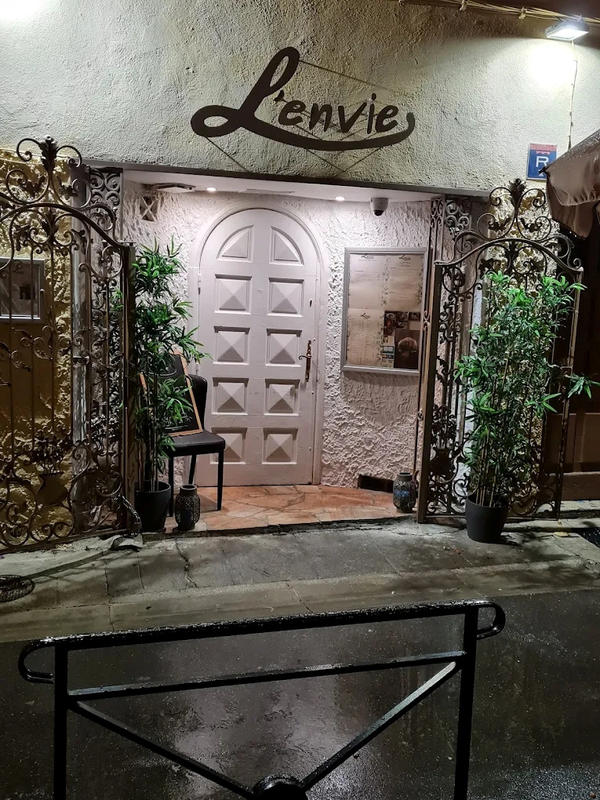 Fonds de commerce - Local commercial - 65 m²