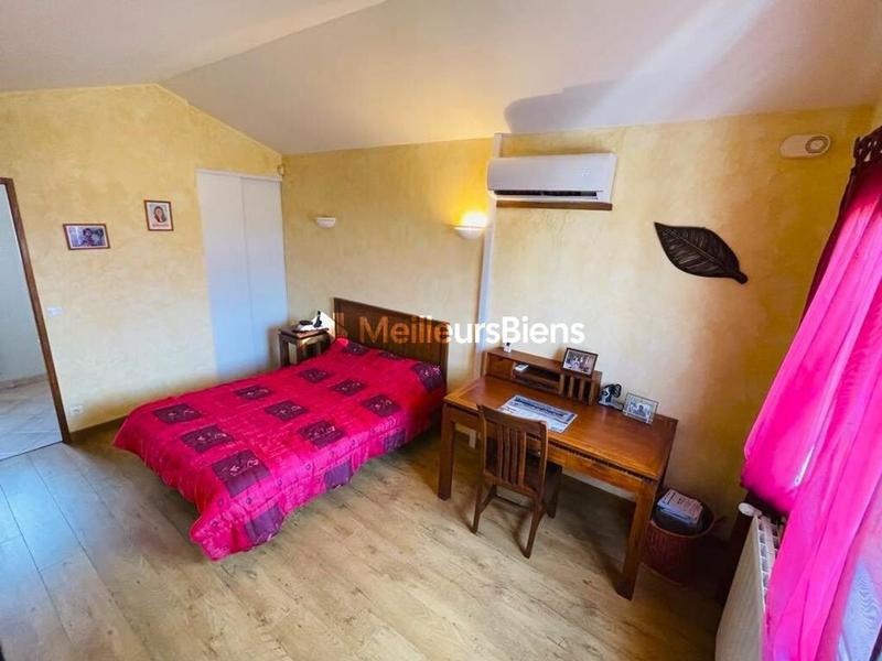 Villa - 164 m² - 6 pièces