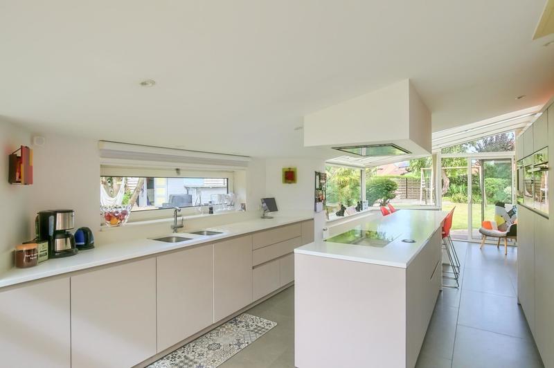 Maison - 226 m² - 9 pièces