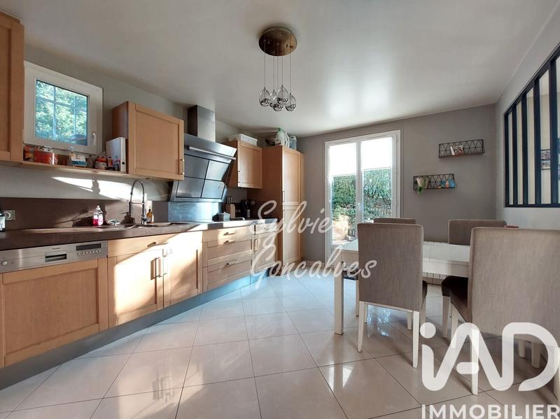 Maison - 143 m² - 6 pièces