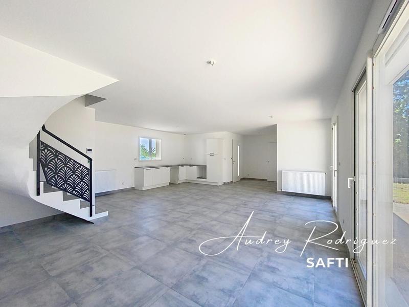 Maison - 98 m² - 4 pièces