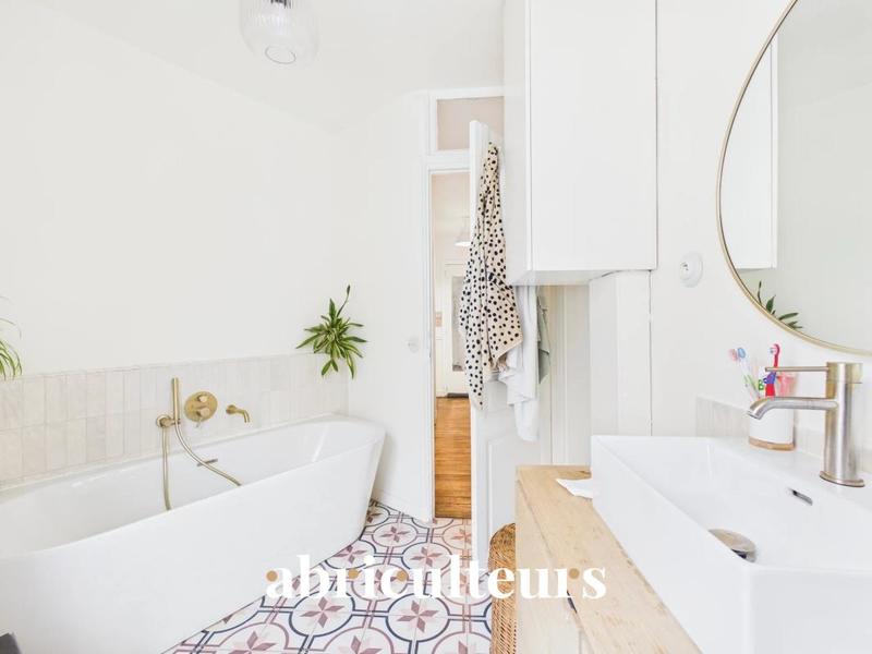 Appartement ancien - 92 m² - 5 pièces