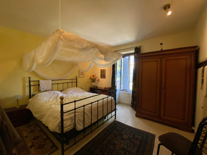 Maison - 232 m² - 7 pièces