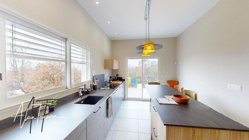 Maison - 143 m² - 5 pièces