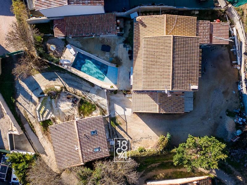 Maison - 122 m² - 5 pièces