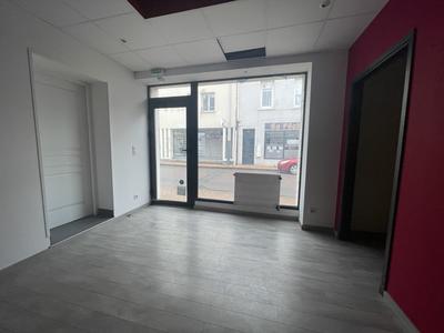 Local commercial - 111 m² - 4 pièces
