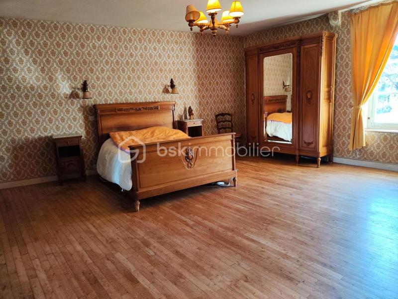 Demeure - 98 m² - 17 pièces