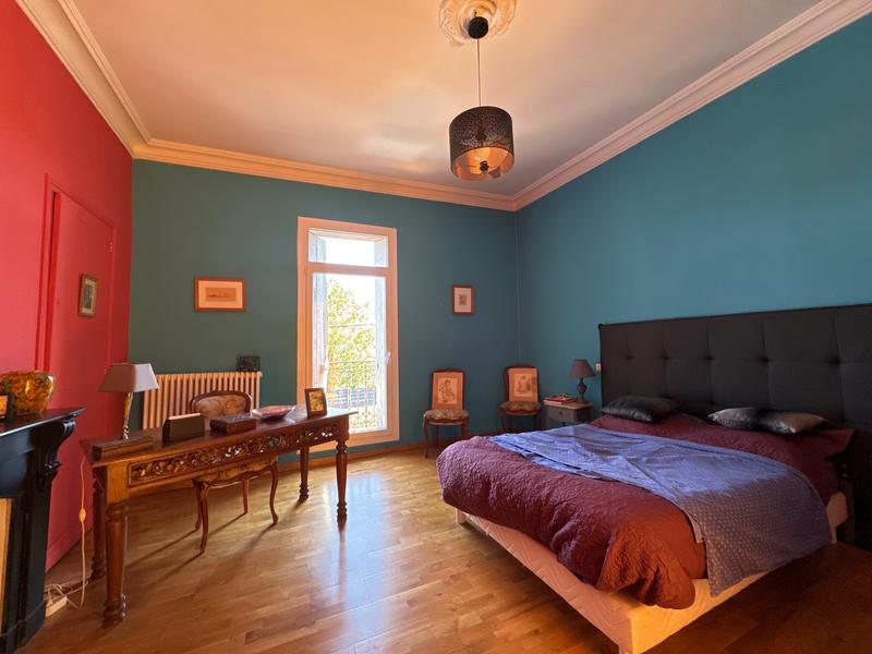 Maison - 380 m² - 11 pièces