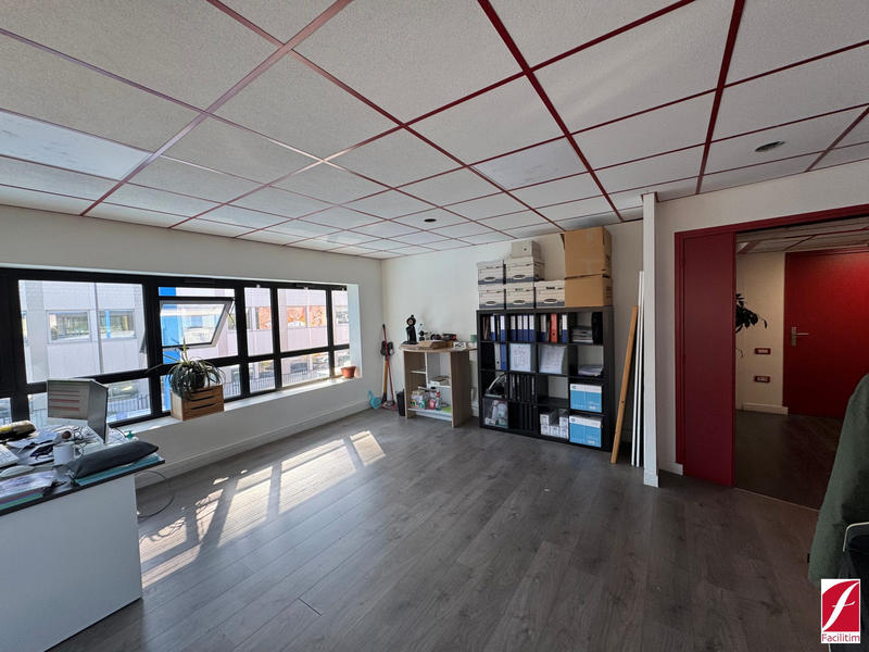Bureau - 100 m² - 3 pièces