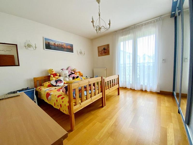 Maison - 250 m² - 6 pièces