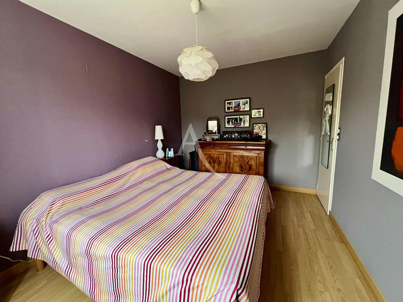 Maison - 181 m² - 9 pièces