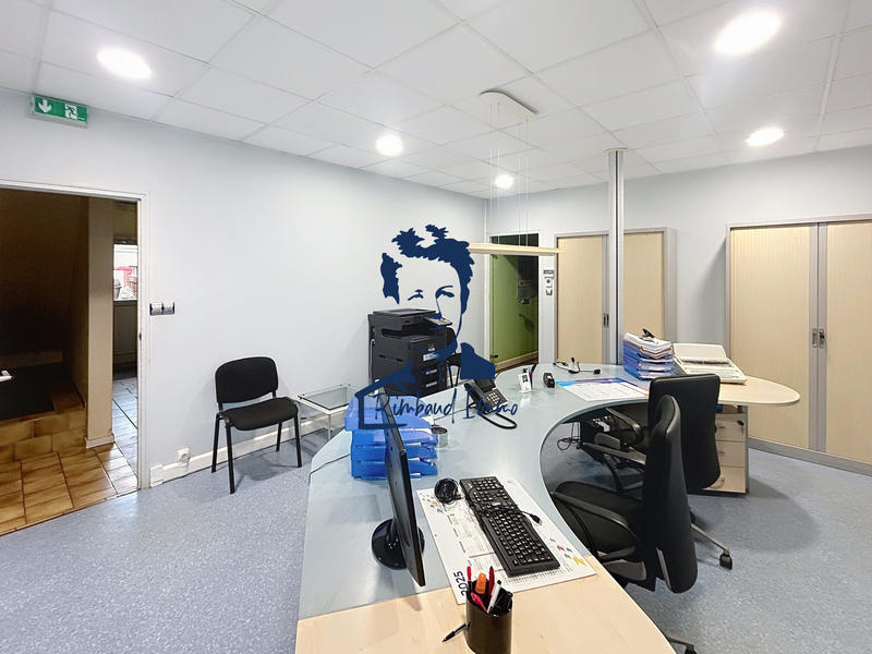 Local d'activités - 330 m²