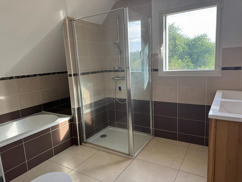 Maison - 180 m² - 7 pièces