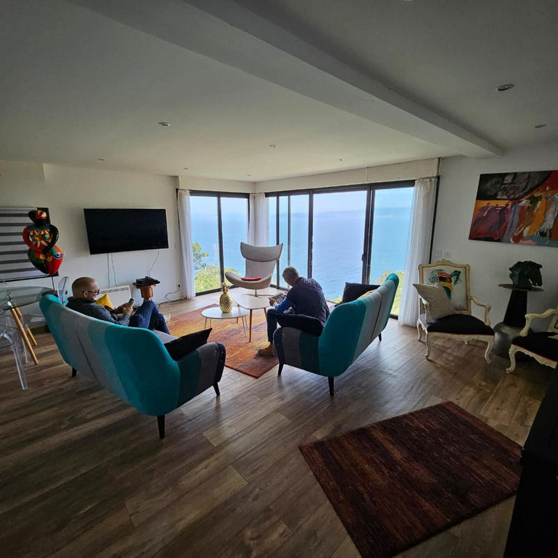 Maison - 210 m² - 7 pièces