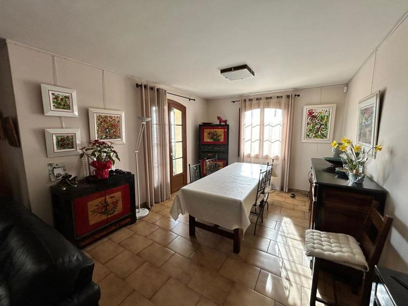 Maison - 227 m² - 6 pièces