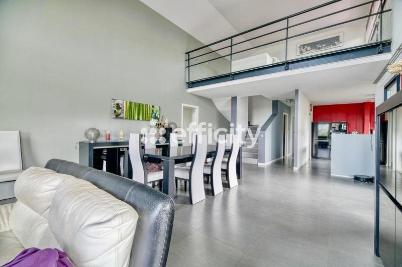 Maison - 246 m² - 7 pièces