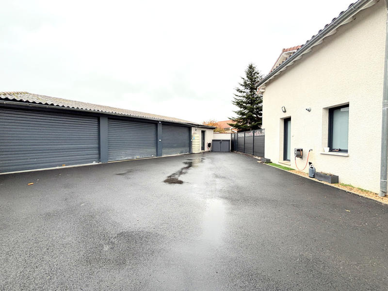 Maison - 207 m² - 7 pièces