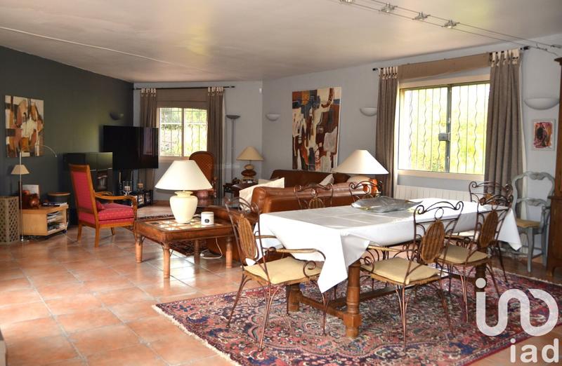 Maison - 230 m² - 6 pièces