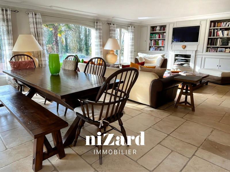 Propriété - 500 m² - 13 pièces