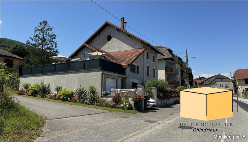 Maison - 213 m² - 6 pièces