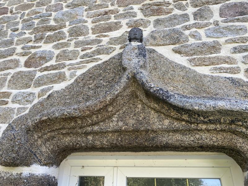 Maison ancienne - 350 m² - 13 pièces