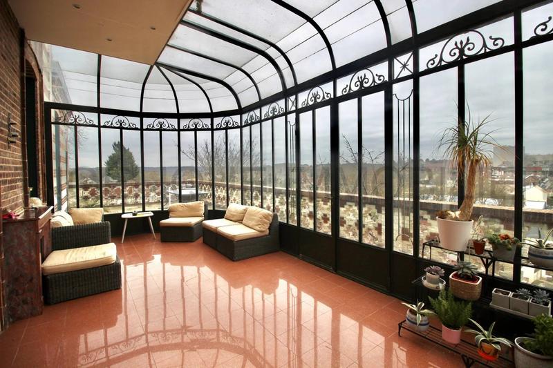 Maison - 231 m² - 9 pièces