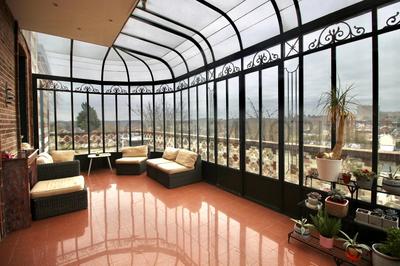 Maison - 231 m² - 9 pièces