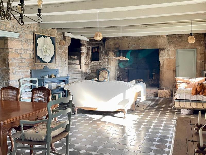 Demeure - 140 m² - 5 pièces