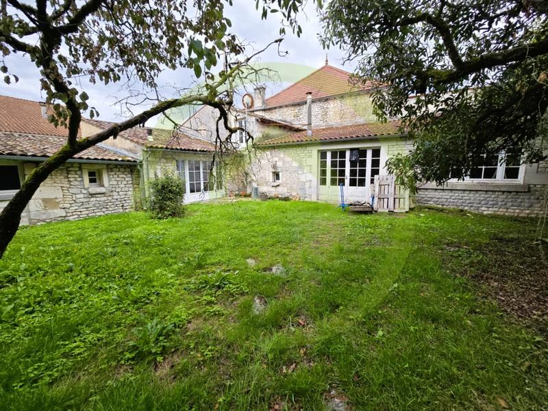 Maison - 380 m² - 9 pièces