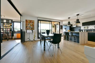 Appartement - 80 m² - 3 pièces