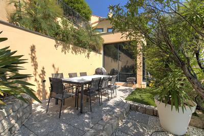 Maison - 211 m² - 8 pièces