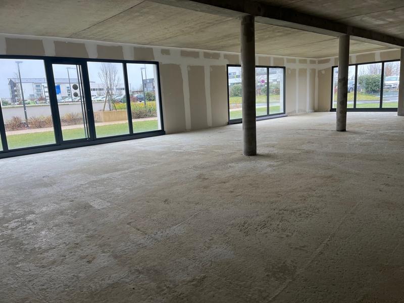 Local commercial - 93 m² - 1 pièce