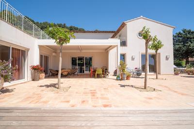 Maison - 268 m² - 7 pièces